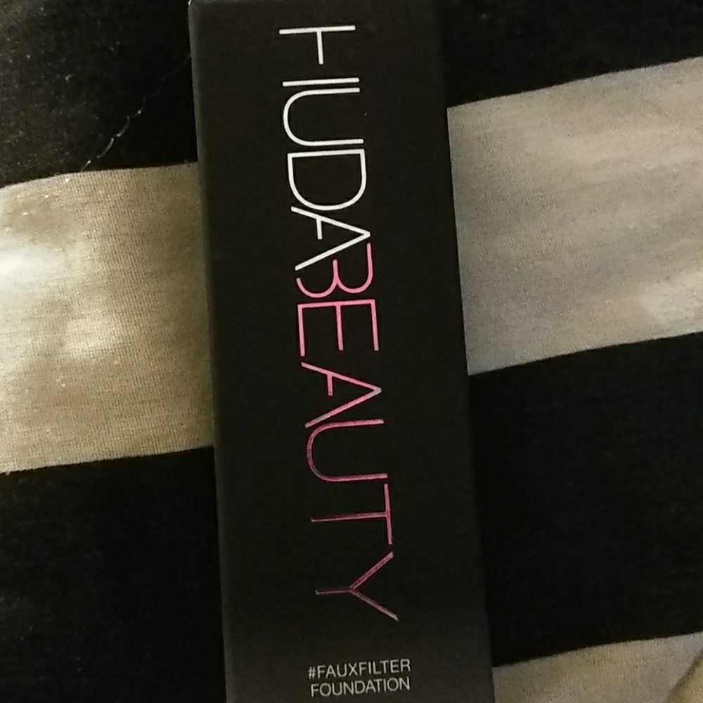 NIB Huda Beauty Foundation